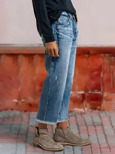 Women's loose straight cropped jeans with frayed hem and ripped details