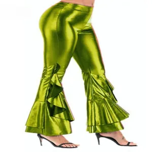 Pantalon patte d'eph en similicuir vert brillant avec volants