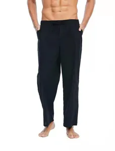 Vista dettagliata dei pantaloni in lino neri da uomo con coulisse elastica in vita