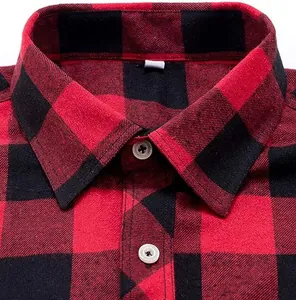 Detailansicht von Kragen und Knöpfen eines hochwertigen rot-schwarz karierten Flanellhemdes