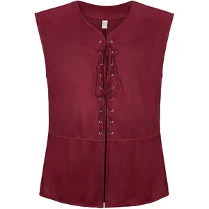 Vue détaillée d'un gilet de pirate Renaissance en daim bordeaux avec laçage frontal