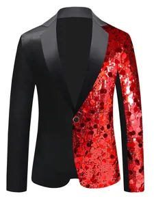 Blazer da uomo con paillettes rosse e patchwork nero per spettacoli e feste eleganti.