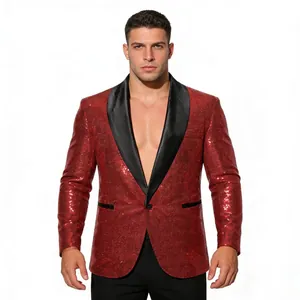 Vooraanzicht van een sprankelende rode heren blazer met pailletten en zwarte revers
