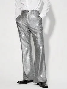 Détail du pantalon à carreaux à paillettes argentées pour fêtes et spectacles sur scène