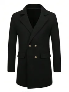 Détail de face d'un manteau classique en laine à double boutonnage pour hommes.