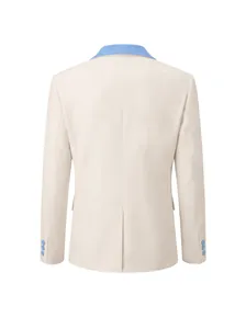 Vista posterior de americana de negocios crema con detalle de cuello azul contraste