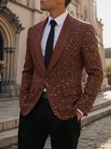 Detailopname van een bruine herenblazer met lovertjes voor bruiloften en galaparty's.