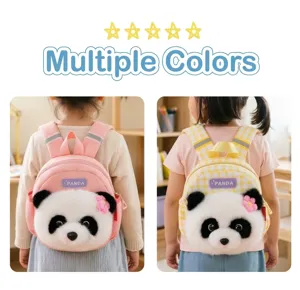 Süße Panda-Plüschrucksäcke für Kinder in Rosa und Gelb mit Gingham-Muster auf Modellen