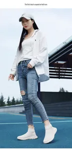 Chaussures de sport en maille élastique blanche à semelle épaisse pour la course en plein air