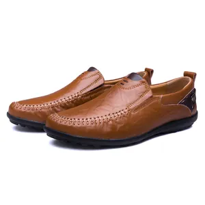 Seitenansicht brauner Outdoor-Freizeit-Leder-Loafer mit handgenähten Details.