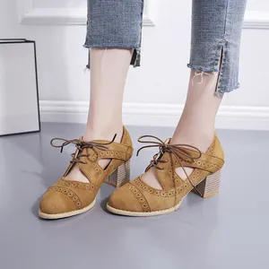 Chaussures Femmes Vintage Britannique Ajourées à Talon Bloc Lacées Cuir PU Respirantes Chaussures Brogue Décontractées