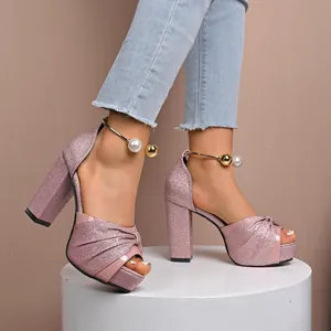 Magnifiques sandales roses pailletées à plateforme avec talons blocs et perles