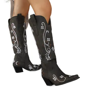Elegante Western-Kniestiefel mit aufwendiger Blumenstickerei und klobigem Blockabsatz