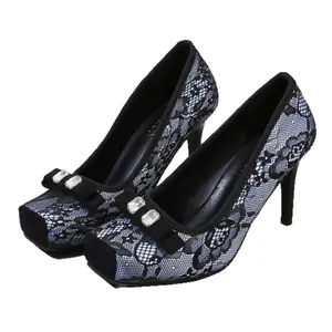Elegante schwarze Spitzen-Stilettos mit quadratischer Spitze und Kristallschleife für Damen