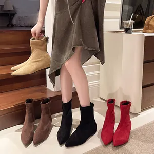 Bottines en daim à bout pointu en plusieurs couleurs pour femmes