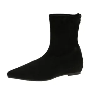 Bottines chaussettes élégantes en daim noir avec bout pointu et semelle souple