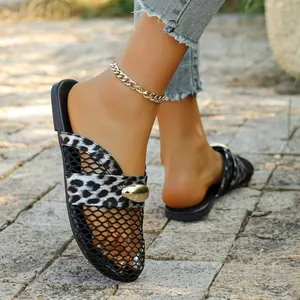 Elegante Leopardenmuster-Netzschleppschuhe für Damen mit schicker goldener Schnalle