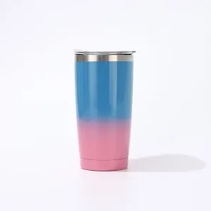 Gros plan d'un gobelet isotherme en inox 20oz avec dégradé bleu et rose et couvercle