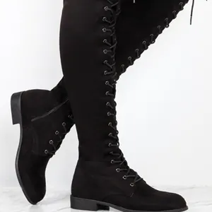 Elegante schwarze Schnürstiefel über dem Knie für Damen mit bequemem Seitenreißverschluss