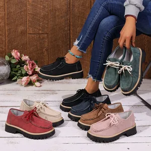 Mocassins à plateforme pour femme en plusieurs couleurs, parfaits pour le printemps.