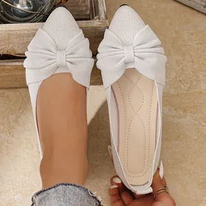 Elegante Damen Ballerinas mit spitzer Zehenpartie, dekorativer Schleife und weicher Strickoptik