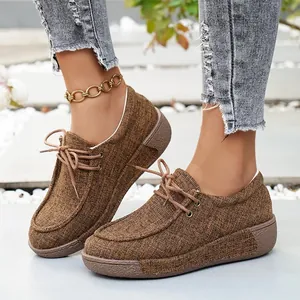 Mocasines con plataforma de lona marrón para mujer con punta redonda y cordones de moda