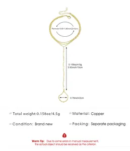 Detaillierte Maße eines minimalistischen goldenen Unendlichkeits-Fußkettchens aus Kupfer.