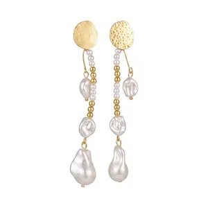 Boucles d'Oreilles Pendantes en Métal Plissé Vintage Français pour Femmes Boucles d'Oreilles Clous Long Gland en Perle Artificielle Baroque de Luxe Avec Tige en Argent Sterling 925
