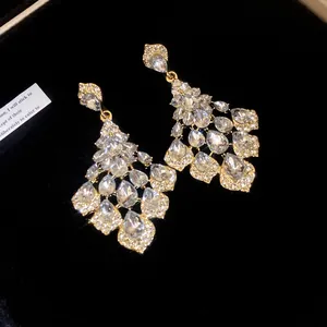 Elegante vintage Franse stijl kroonluchter oorbellen met kristallen waterdruppels