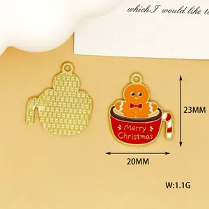 Weihnachts Lebkuchenmann Anhänger im Detail mit Maßen 23x20mm und Gewicht 1,1g