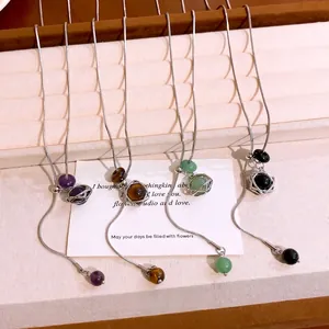 Collana con perline in pietra regolabile e ciondolo stella a sei punte elegante