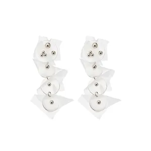 Strandurlaubsstil Geschichteter Chiffon Muschel Künstliche Perle Ohrclips Lange Weiße Ohrringe Nischendesign Schmuck Für Damen
