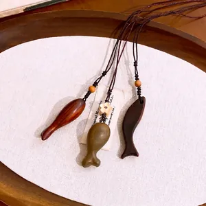 Collier Pendentif Poisson en Bois Fait à la Main Femmes Vintage Corde Tressée Chaîne de Pull Longue Bijoux