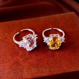 Lussuoso Anello Aperto in Rame con Zirconia per Donna Elegante Zircone Rosa Ovale Anello Regolabile Gioielli Geometrici