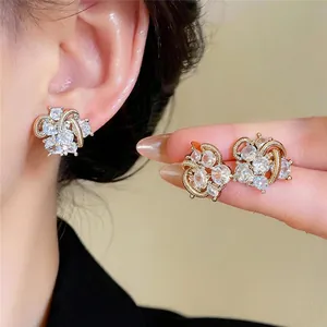 Boucles d'Oreilles Clous Géométriques en Zirconia Luxe Français pour Femmes Exquis Plaqué Or Argent Bijoux de Mode