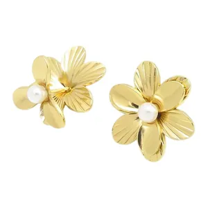 Elegante, 18 Karat vergoldete Blumenohrringe mit Perle in der Mitte aus hochwertigem Edelstahl