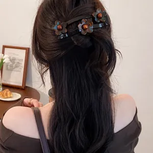 Elegante Acryl Bloem Haarspeld Grote Eendenbek Clip Minimalistisch Schildpad Textuur Haaraccessoires Voor Vrouwen Dagelijks Gebruik