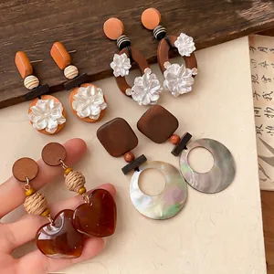 Vintage Houten Bloem Hangoorbellen Boheems Schelp Hart Hars Maillard Stijl Oorbellen Met Zilveren Stift Voor Vrouwen Vakantie Sieraden