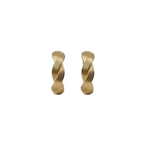 Minimalistische Verdrehte Kreisförmige Creolen Damen Cold Style Einfach Geometrisch Gold Silber Plattiert Kupfer Schmuck