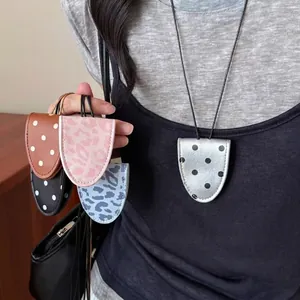 Französisch Minimalistisch Leder Punktmuster Brillenclip Halskette Für Damen Vintage Geometrischer Anhänger Pulloverkette Schmuck