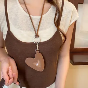 Collar con colgante de corazón de cuero vintage de diseño minimalista para mujer