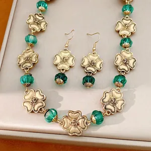 Vintage Alloy Resin Flower Jewelry Set Exquisite Retro Gold Green Floral Necklace And Earrings For Women Niche Jewelry Gift