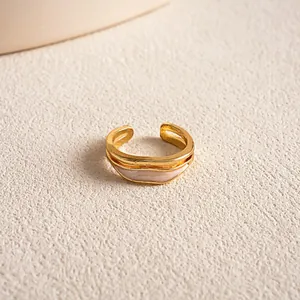 Vintage unregelmäßiger geometrischer offener Ring mit hellrosa Acetat-Inlay-Detailansicht