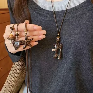 Vintage Leopardenmuster Emaille Anhänger Halskette Legierung Geflochtenes Seil Lange Pulloverkette Süßer Bär Herz Stern Pilz Schmuck