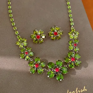 Süßes grünes Blumen-Zirkon-Halsketten- und Ohrring-Schmuckset für elegante Damen Abendmode