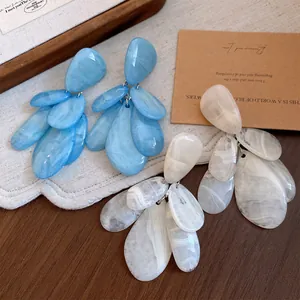 Boucles d'oreilles pendantes en résine en forme de goutte pour femmes, bleu et blanc