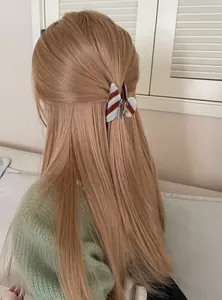 Elegante haarclip van acetaat met mintblauw en bruine strepen voor half-opgestoken haar