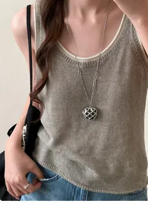 Collier cœur de style français avec pendentif en acrylique et strass brillants