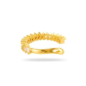 Κομψό επιχρυσωμένο σκουλαρίκι ear cuff με ζιργκόν marquise και σχέδιο C χωρίς τρύπα