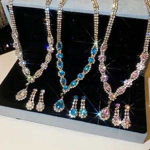 Set di gioielli di lusso con collana e orecchini in zircone brillante in tre colori
